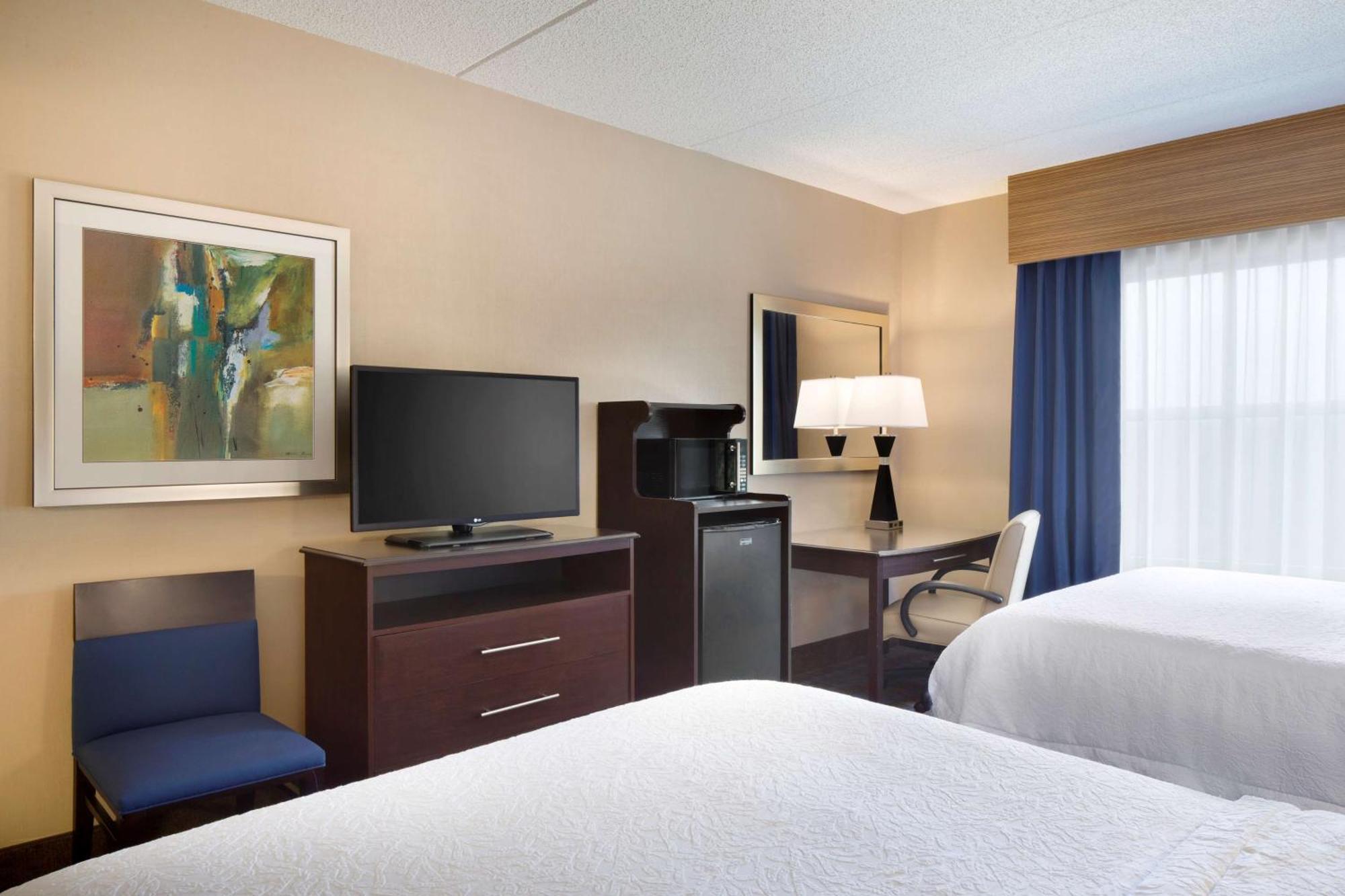 Hampton Inn And Suites Camp Springs Exterior photo